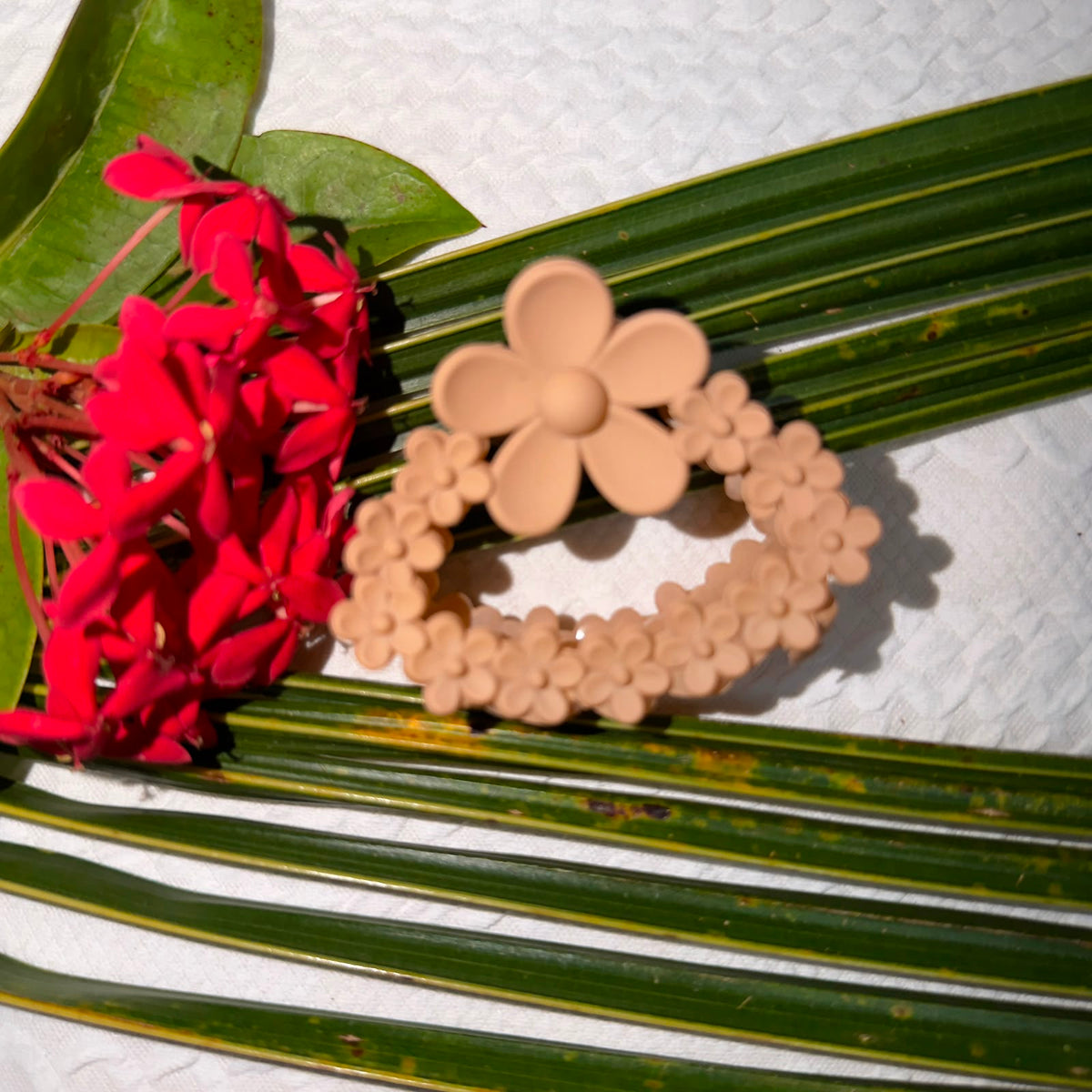 Matte Nude Beige Heart Multi-Flower Hair Claw Clip