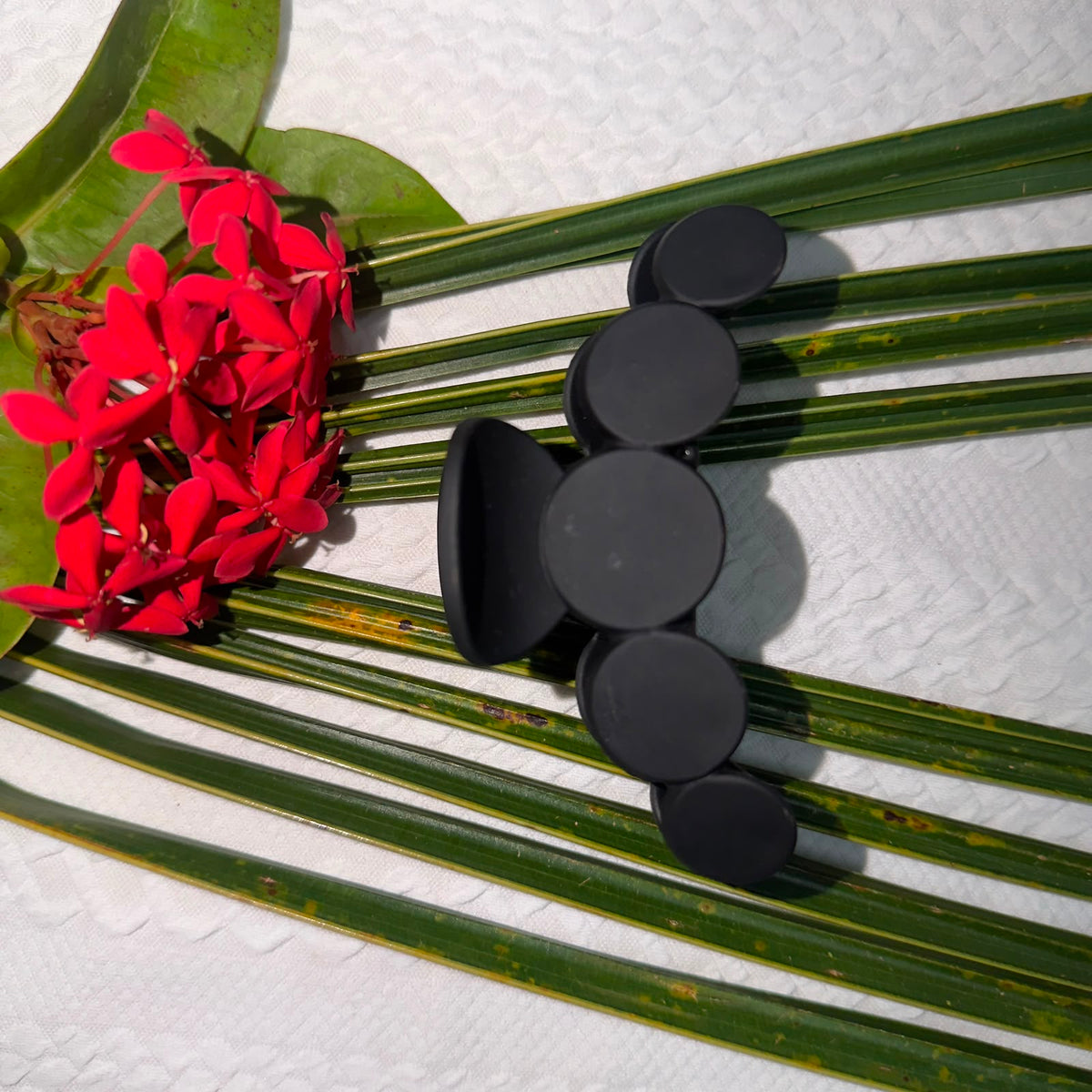 Black Matte Bubble Hair Clip