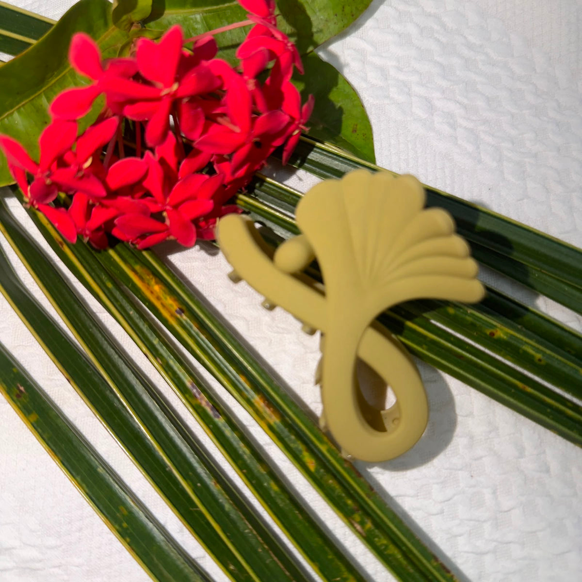 Matte Olive Green Ginkgo Leaf Hair Claw Clip