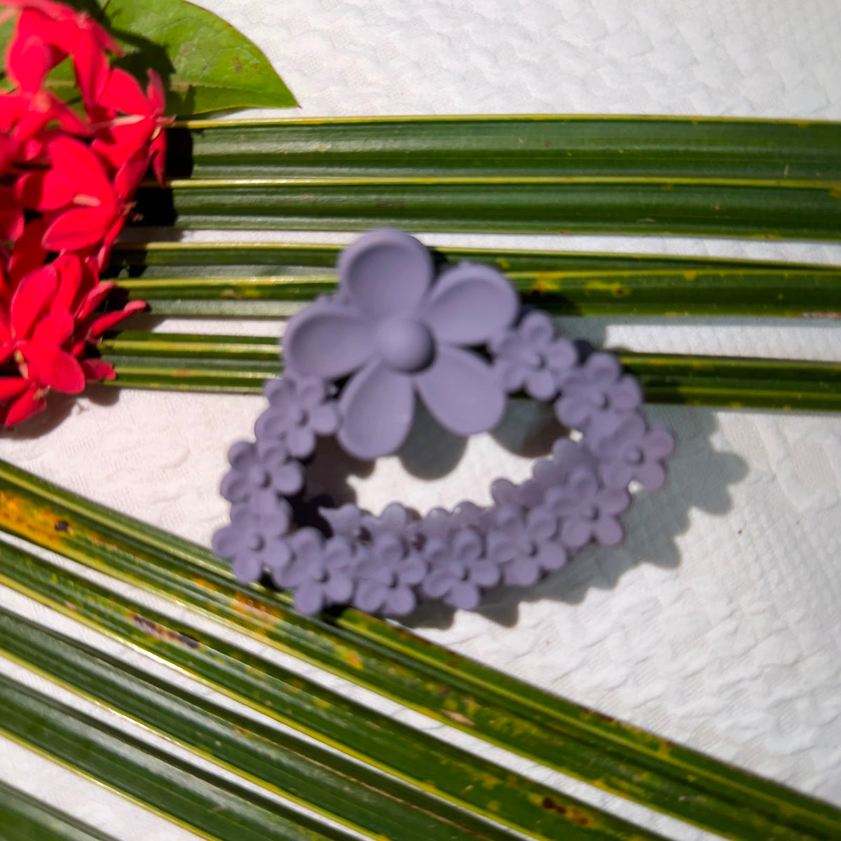 Matte Lavender Purple Heart Multi-Flower Hair Claw Clip