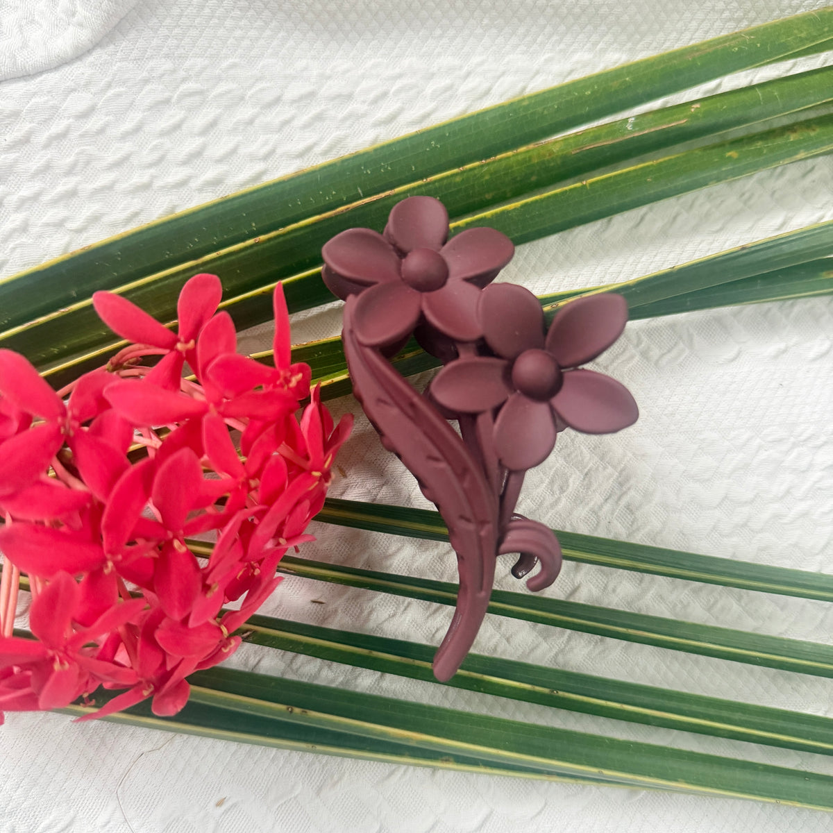 Brown Twin Flora Clutch