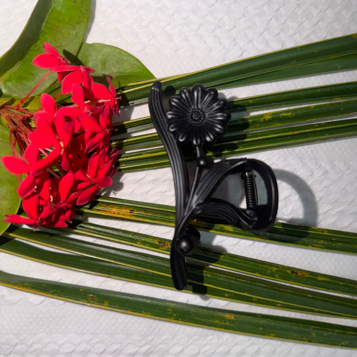 Black Matte Floral Sunflower Hair Claw Clip