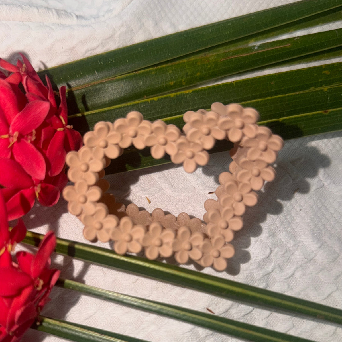 Petal heart claw