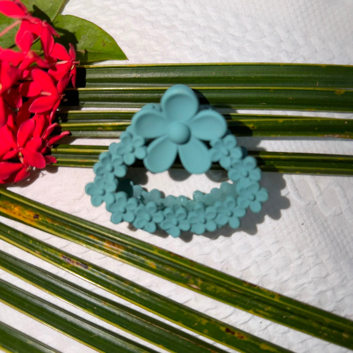 Matte Ocean Blue Heart Multi-Flower Hair Claw Clip