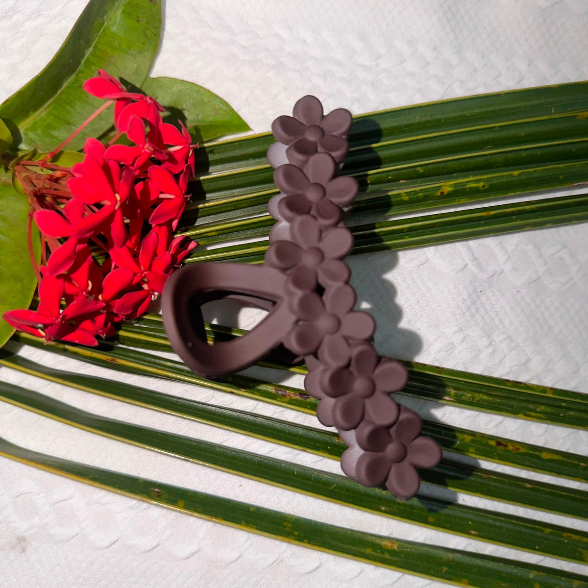 Brown Matte Multi-Flower Geometric Hair Claw Clip