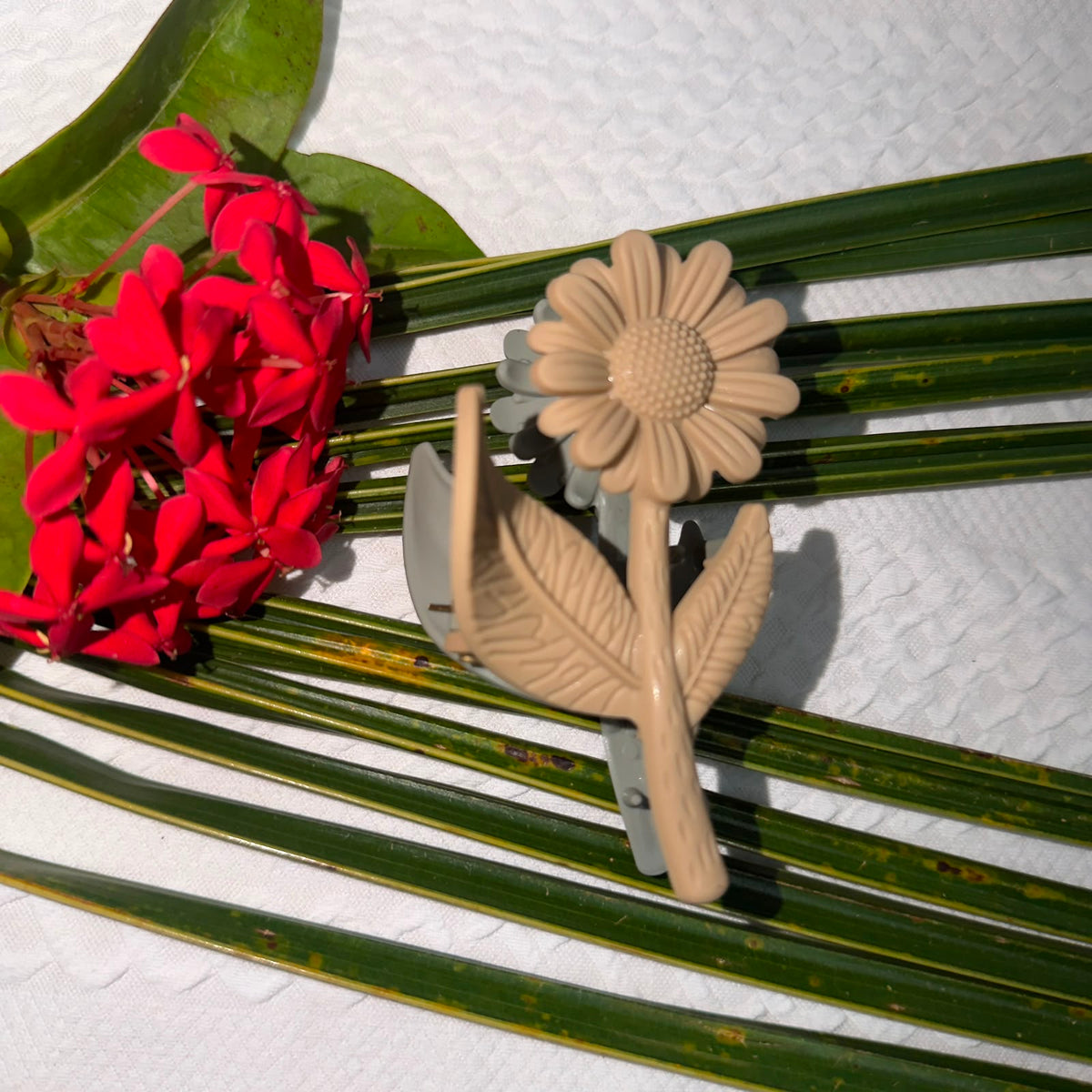Matte Dual-Tone Sunflower Stem Hair Claw Clip | Peach & Pista Green Cottagecore Long Clutcher